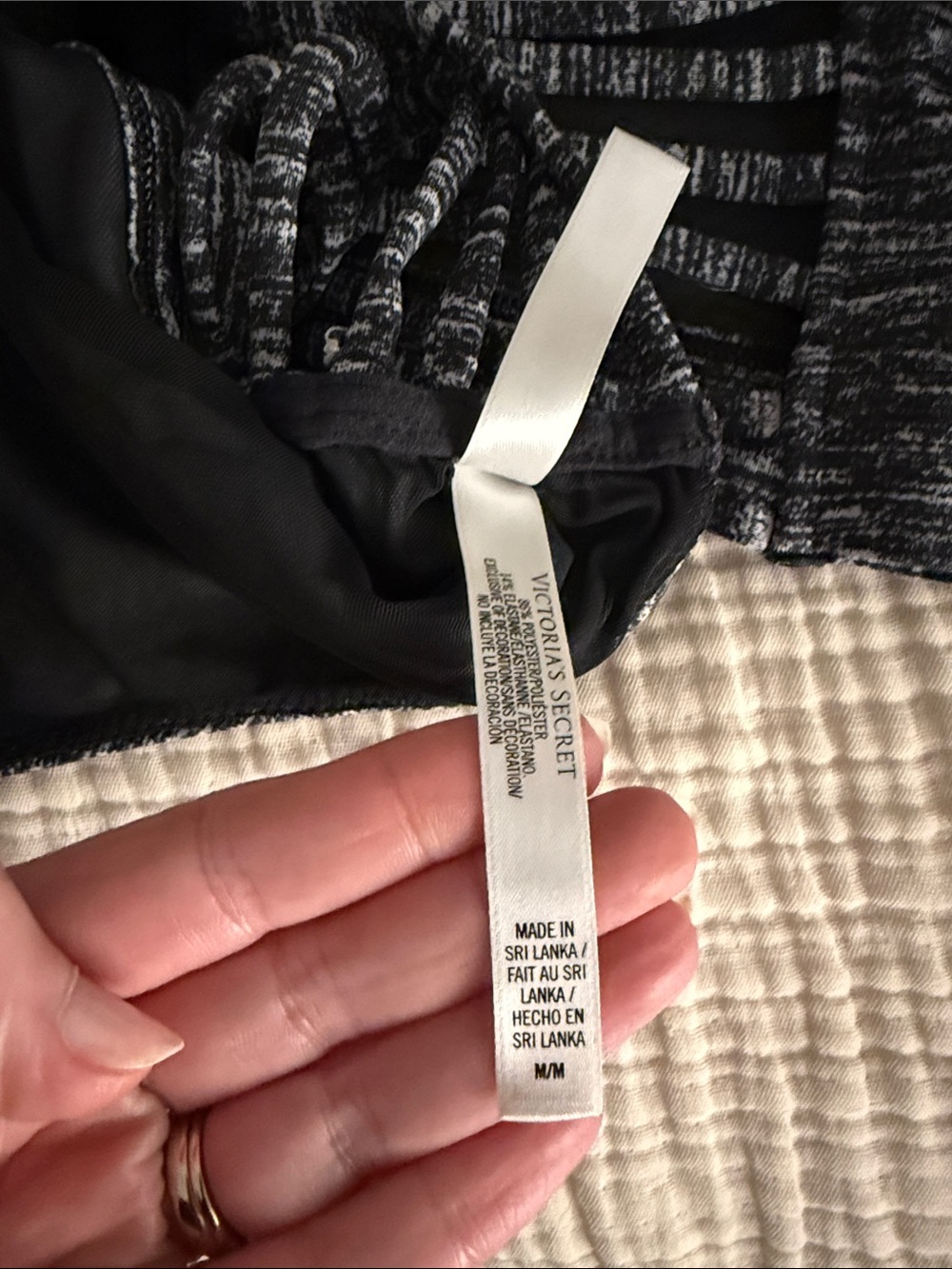 Victoria's Secret women’s Sports Bralette - Picture 3 of 3